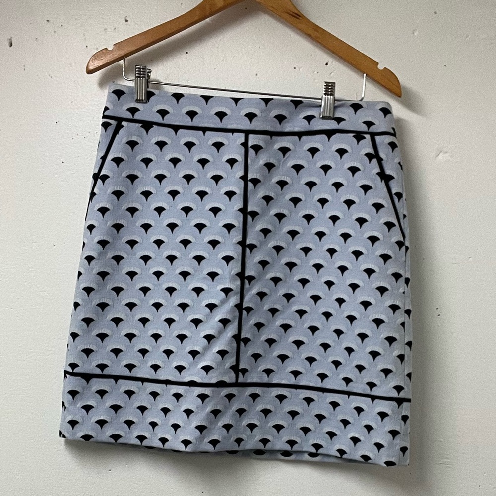 Ann Taylor Geometric Print Pencil Skirt – Size 10